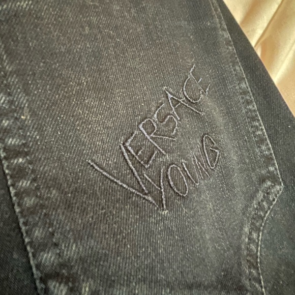 Young Versace Jeans - Picture 4 of 5